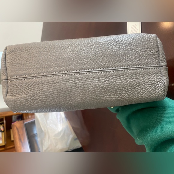 NWT Valentina 100% Italian made leather small purse / tote with chain handles - Picture 7 of 7